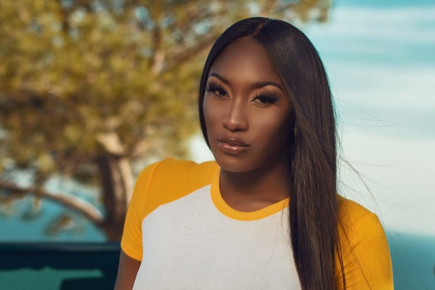 PEOPLE Aya Nakamura : la chanteuse montre ses formes dans une tenue sexy, ses fans sont conquis