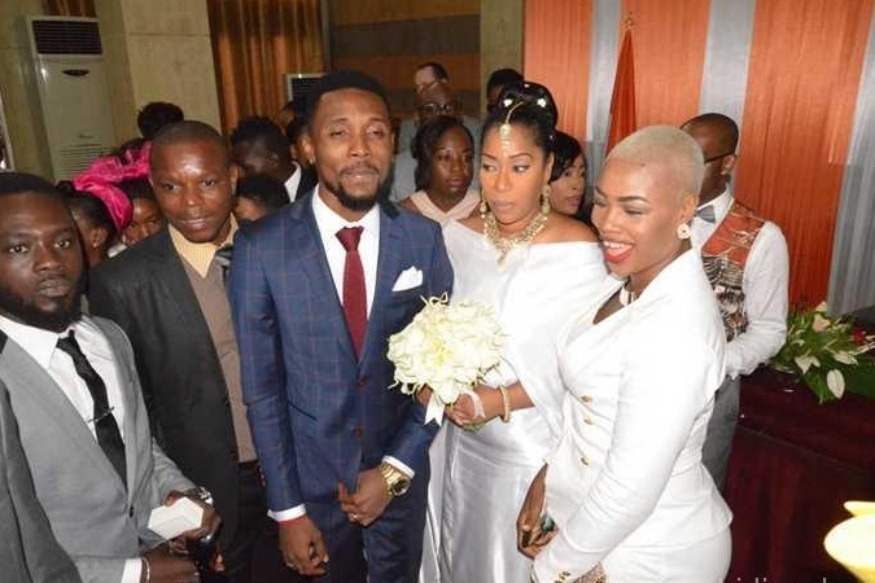 PEOPLE Serge Beynaud :  voici la femme avec qui le chanteur partage sa vie