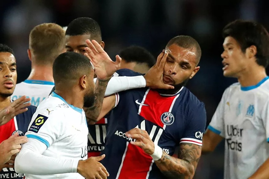 FOOTBALL Bagarres et record de cartons du siècle : l’OM s’impose face au PSG lors d'un match musclé – vidéos