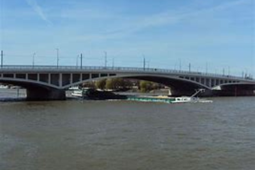 CINEMA : Sur le Pont de Bezons avec la websérie Dallas-Bezons sur  Netflix , à découvrir maintenant