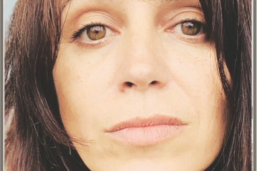 MUSIQUE : Eva Marchal, nouveau clip Au bout du couloir