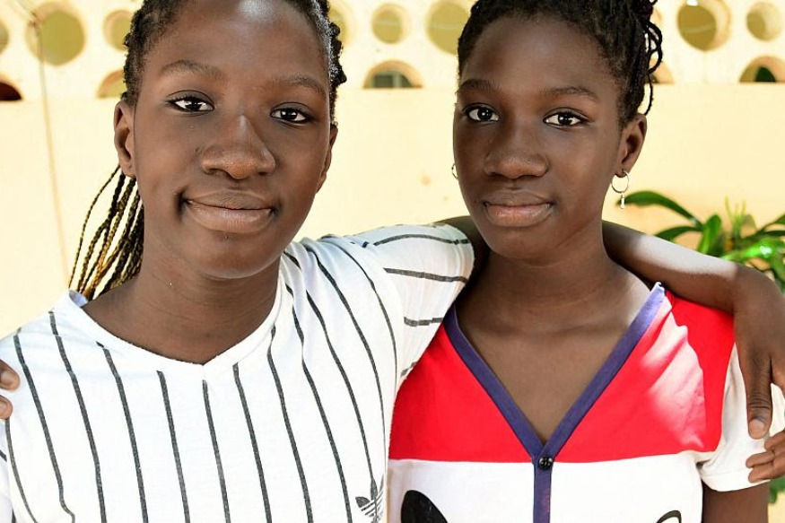 AFRIQUE2050 : Les jumelles sénégalaises terminent l’école secondaires à 13 ans