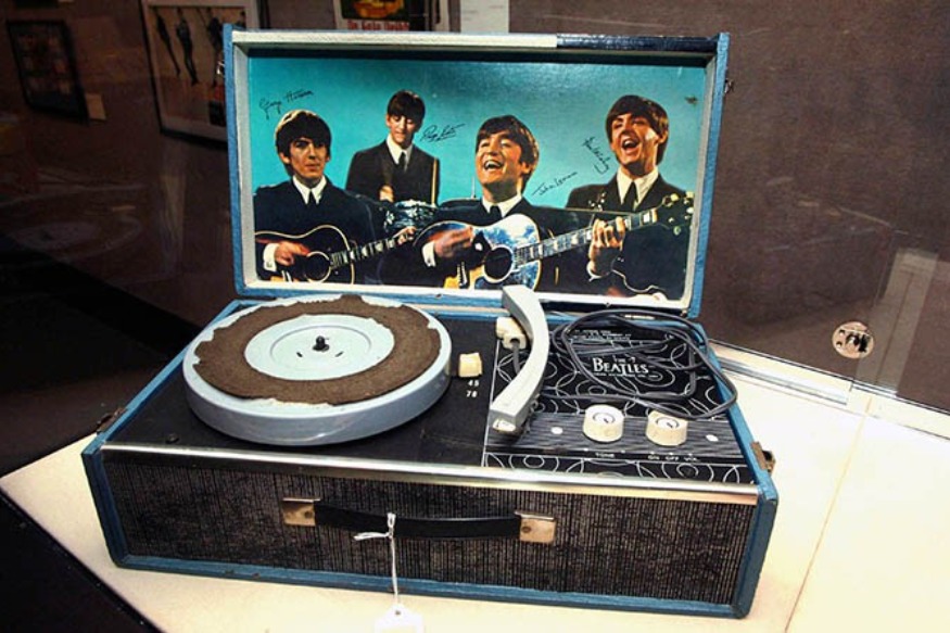 CULLTURE : Tubes de l'été  et tu chantes chantes chantes ce refrain qui te plaît !