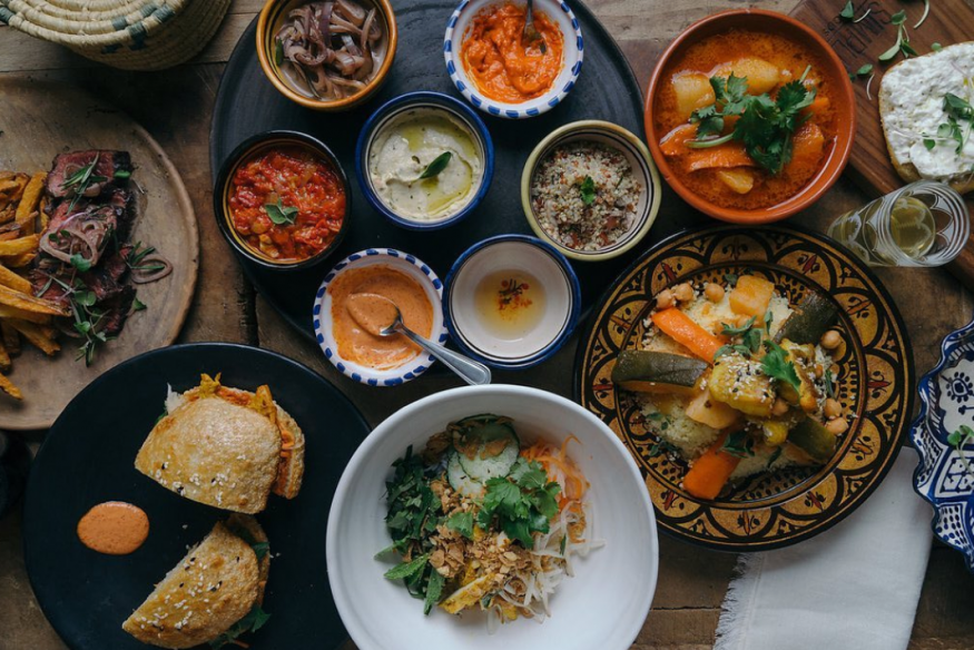 Atlas de la nourriture africaine est délicieuse, alors pourquoi n’en voyons-nous pas plus dans les grandes villes?