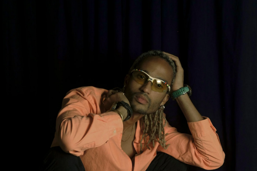 MODE : Le designer ougandais Bobby Kolade résiste au commerce des vêtements d’occasion