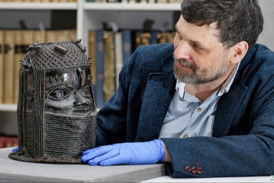 Les trésors artistiques du Nigéria devraient-ils appartenir à la nation ou à l'Oba royal ?