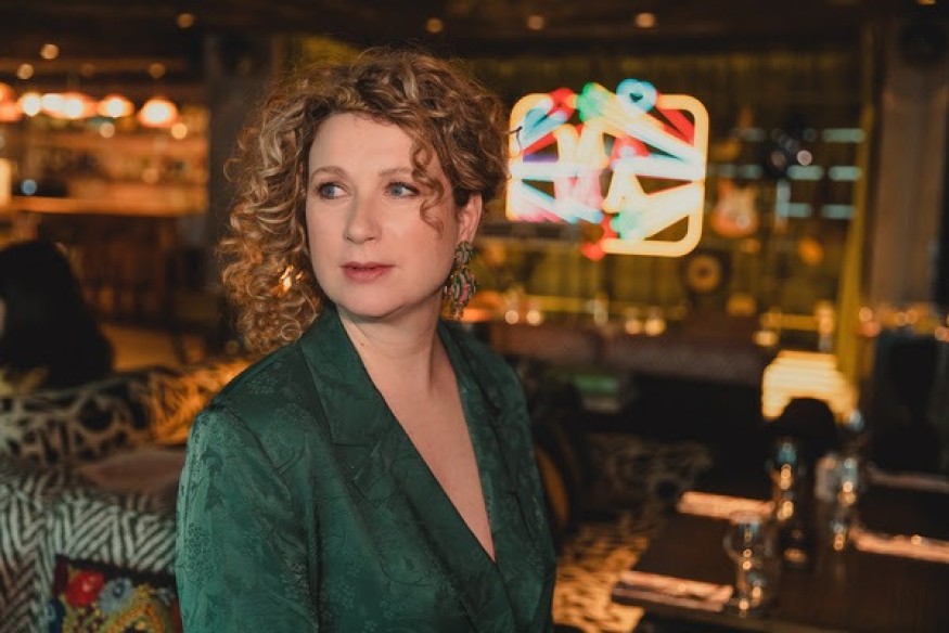 Sophie Darly, la vidéo Living The Dream // Nouvel album Slow Down Fast