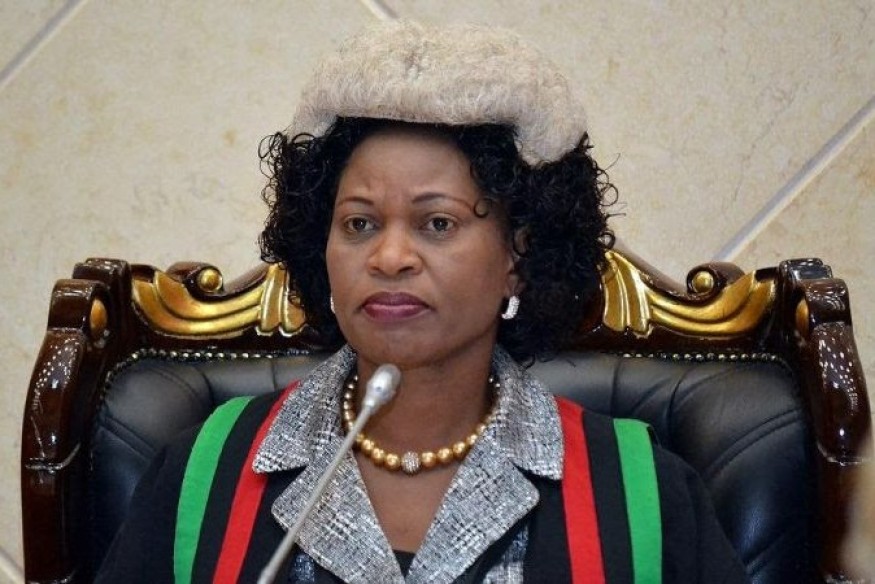 Le Burkina Faso abolit les perruques judiciaires datant de l'époque coloniale pour embrasser l'identité culturelle