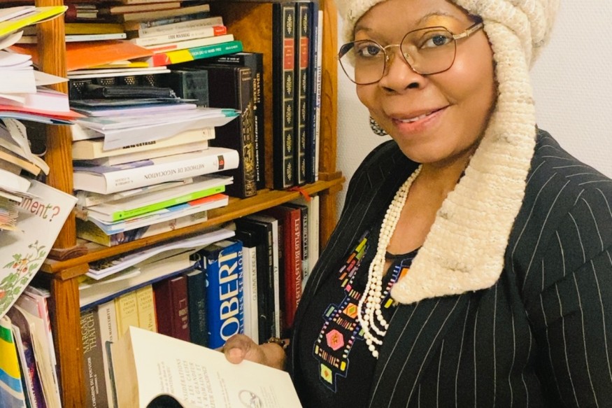 ÉDITORIAL  ✍ Par Félicité Amaneyâ Râ VINCENT Rédactrice en Chef  | La Diplomatie du Sac d’Argent : Une Stratégie Éternelle ?